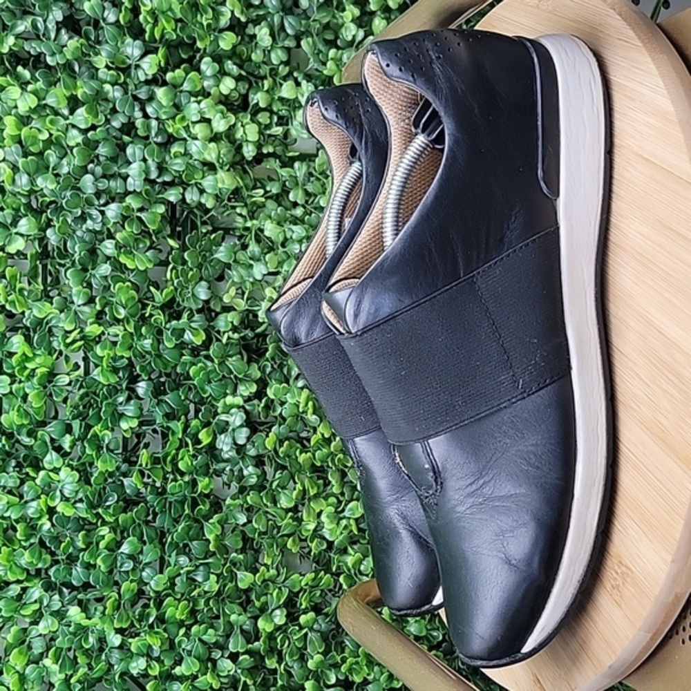 Vionic Women's Codie Leather Slip-on Casual Sneaker Shoe Black Size 9.5